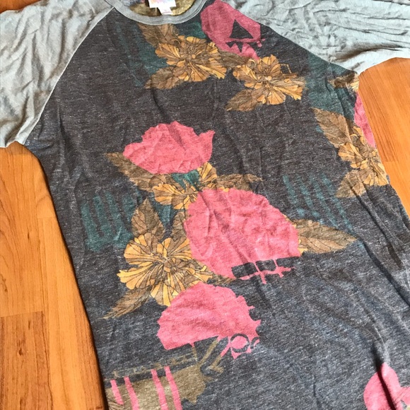 Lularoe Randy Tee! - Picture 2 of 2